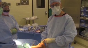 アキレス腱断裂の縫合手術動画の紹介です